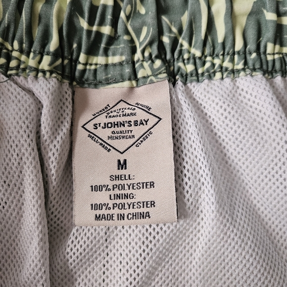 St. John's Bay Men's Green Foliage Swim Trunks Size Medium - Picture 4 of 8